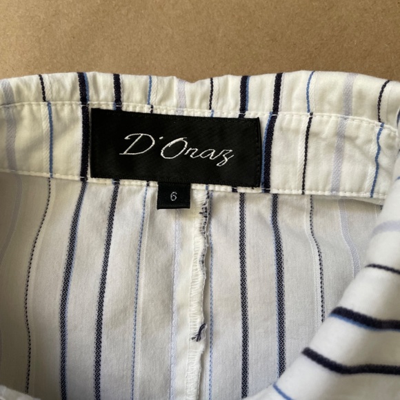 White shirt with Blue pinstripes - size 6 - Picture 5 of 6